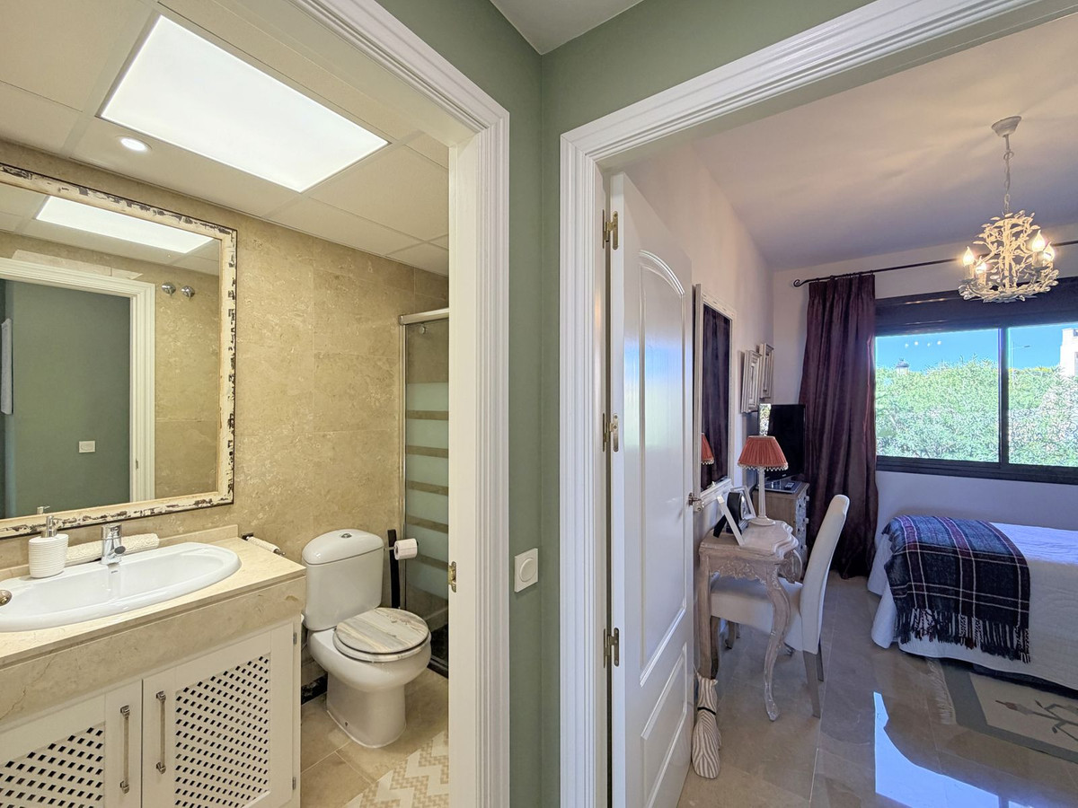 Appartement te koop in Manilva | 2 slaapkamers H5336392