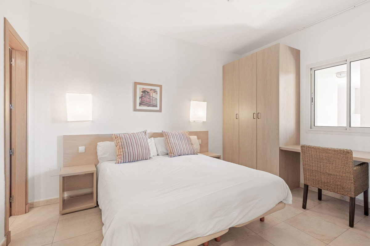 Appartement te koop in Manilva | 2 slaapkamers H5338777