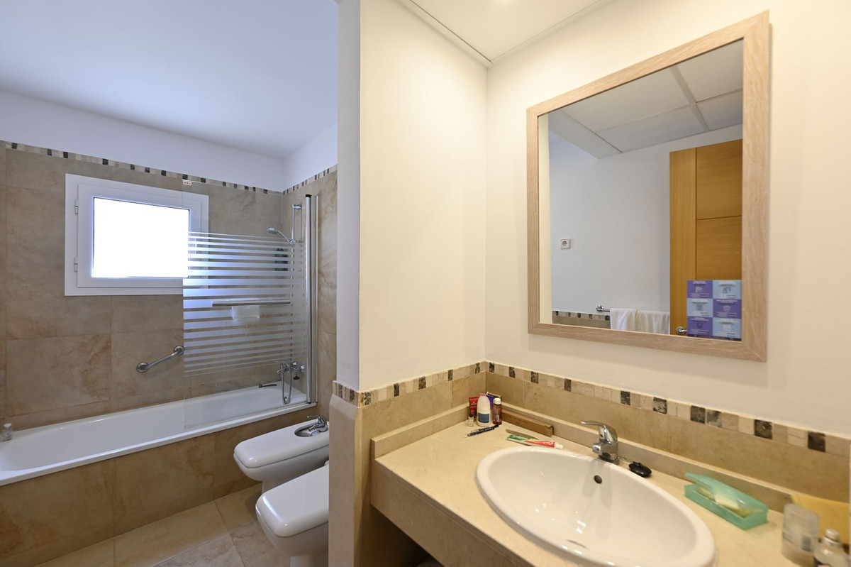 Appartement te koop in Manilva | 2 slaapkamers H5343559