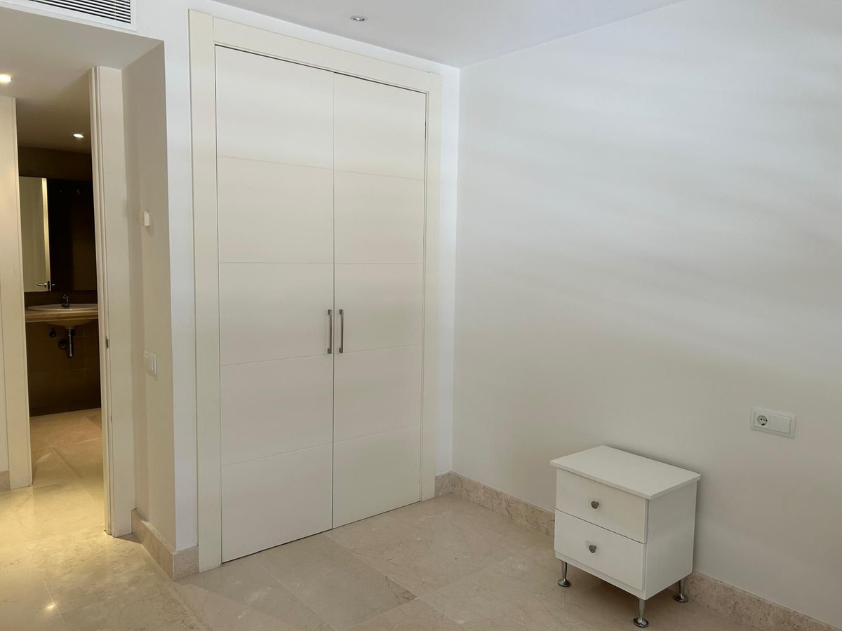 Appartement te koop in Manilva | 3 slaapkamers H5344315