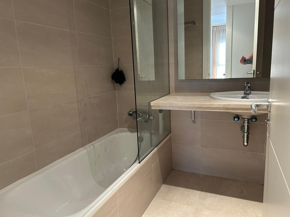 Appartement te koop in Manilva | 3 slaapkamers H5344315