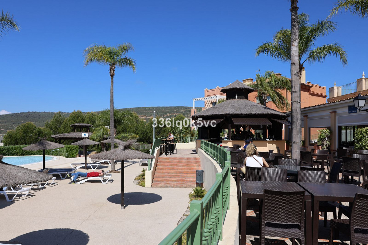 Appartement te koop in Manilva | 2 slaapkamers H5347084