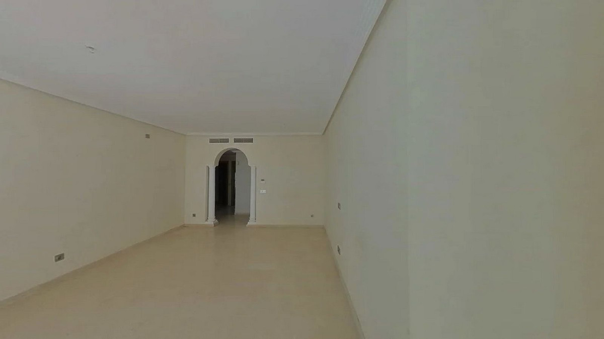 Appartement te koop in Manilva | 2 slaapkamers H5350387