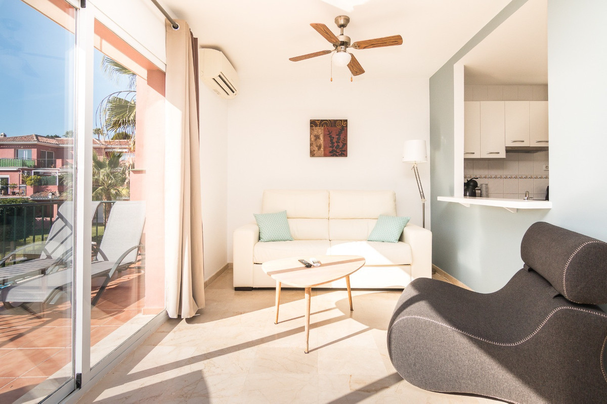 Appartement te koop in Manilva | 1 slaapkamers H5351194