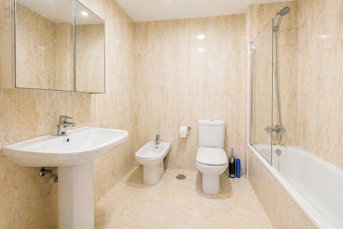 Appartement te koop in Manilva | 2 slaapkamers H5367523