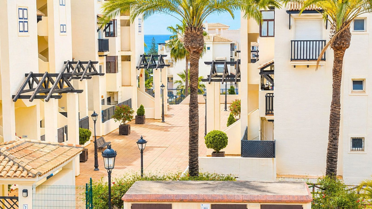 Appartement te koop in Manilva | 2 slaapkamers H5367523