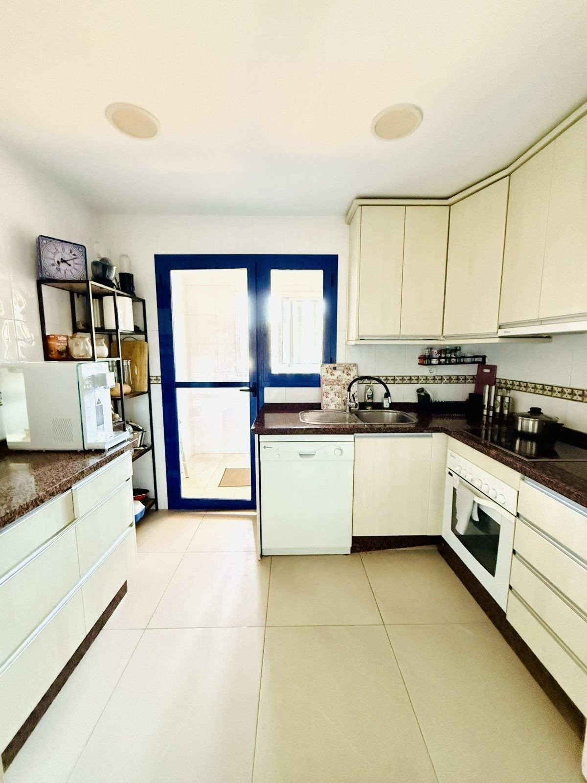Appartement te koop in Manilva | 2 slaapkamers H5387086