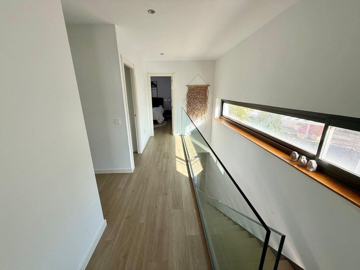 Appartement te koop in Manilva | 4 slaapkamers H5395903
