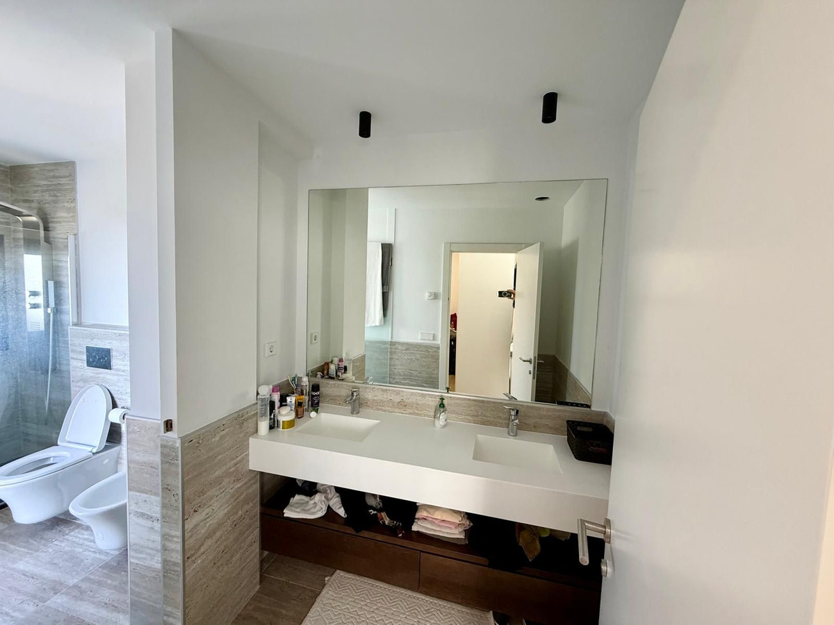 Appartement te koop in Manilva | 4 slaapkamers H5395903