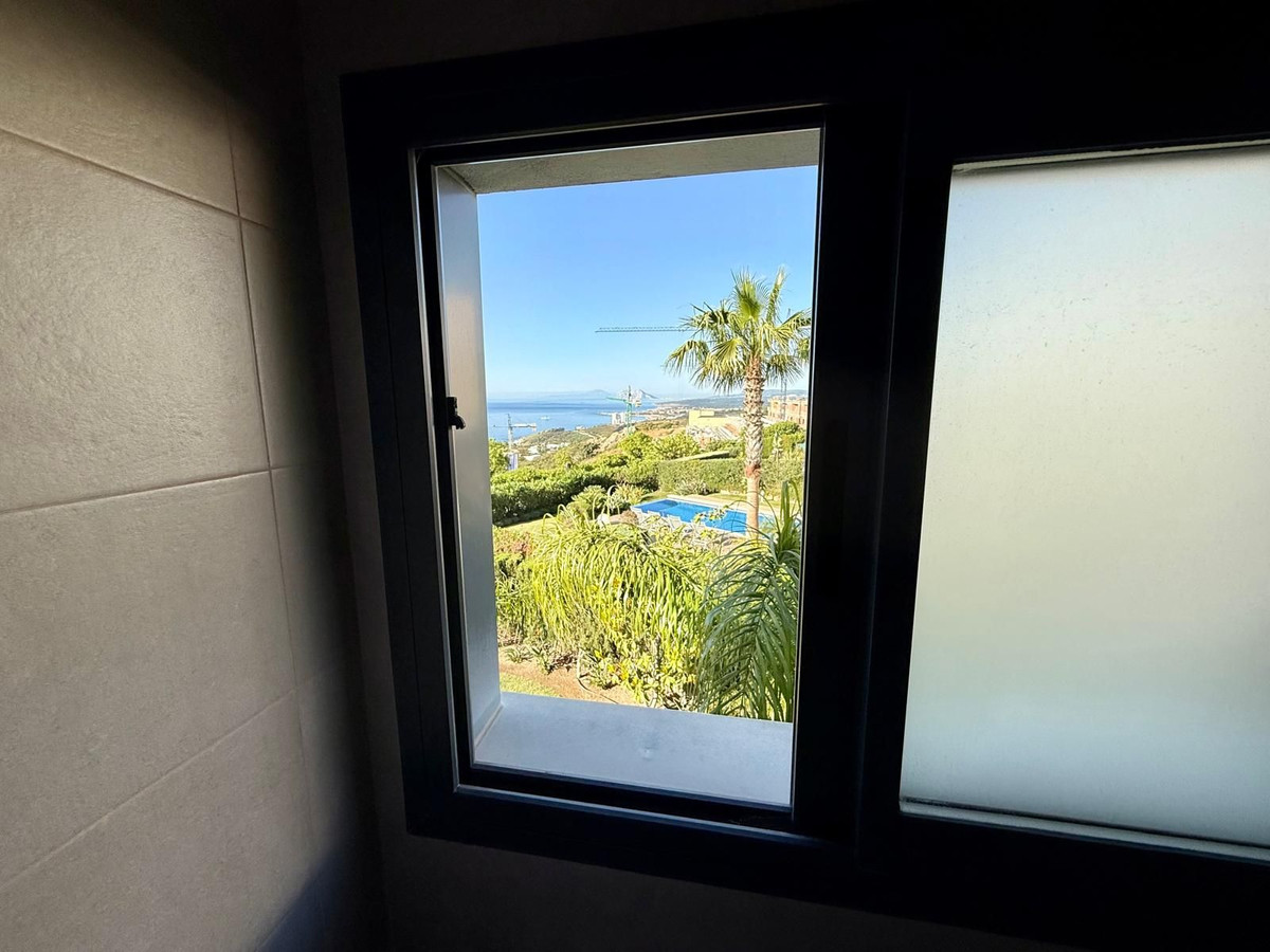 Appartement te koop in Manilva | 4 slaapkamers H5395903