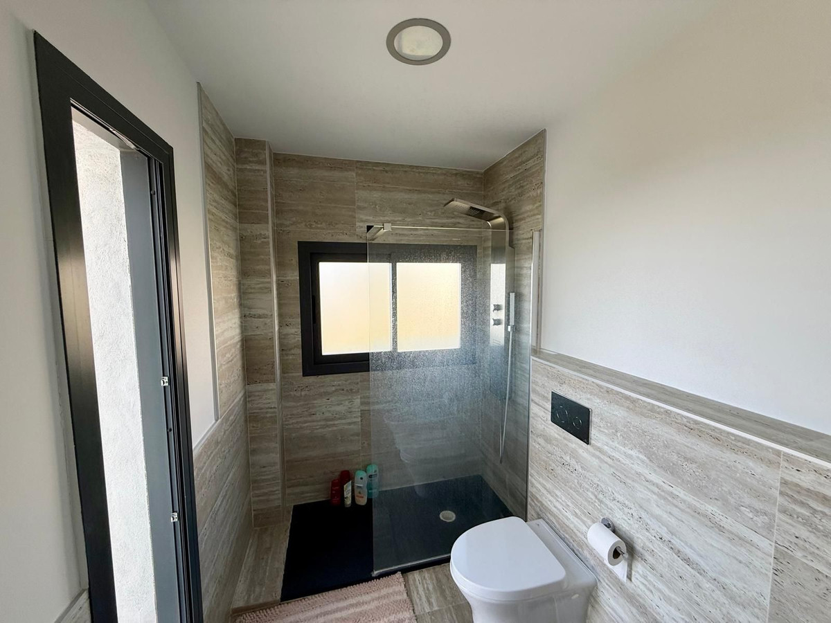 Appartement te koop in Manilva | 4 slaapkamers H5395903