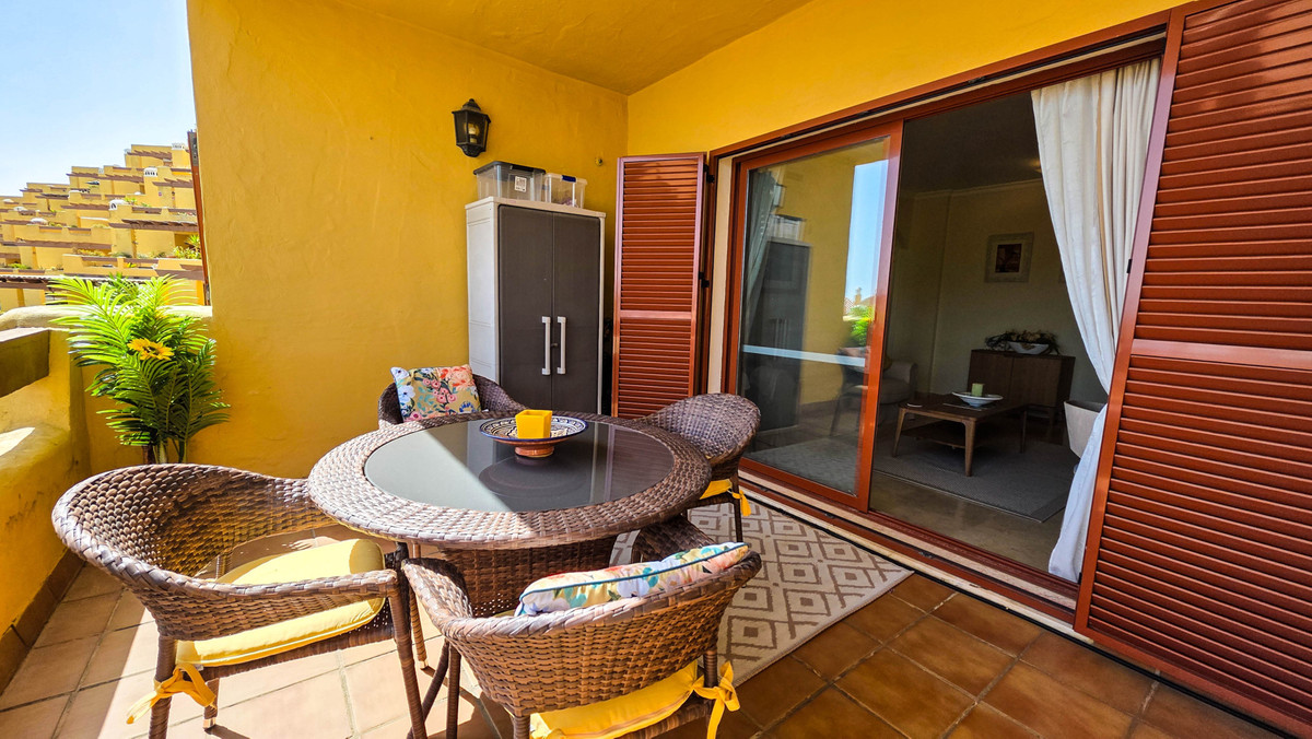 Appartement te koop in Manilva | 2 slaapkamers H5420161