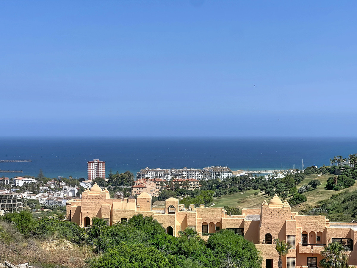 Appartement te koop in Manilva | 2 slaapkamers H5422735