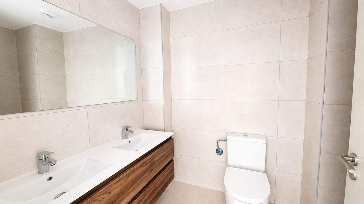Appartement te koop in Manilva | 2 slaapkamers H5429530
