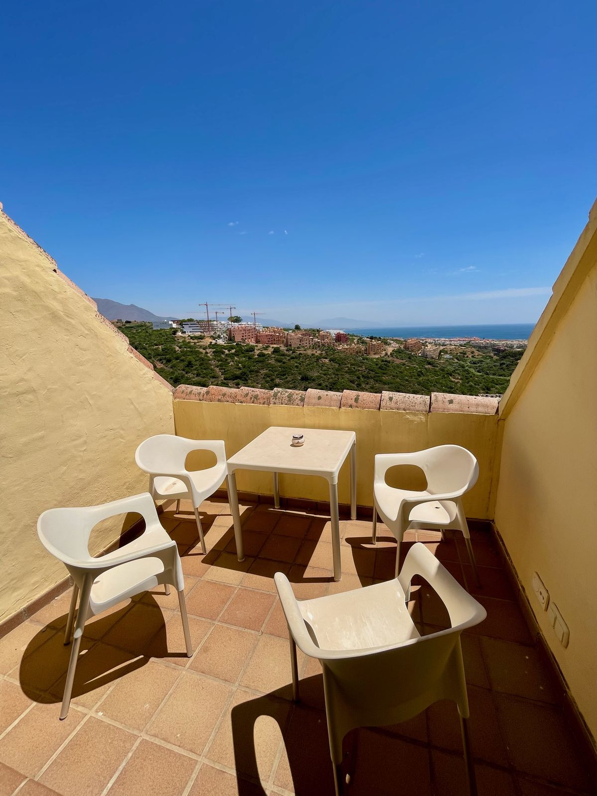 Appartement te koop in Manilva | 2 slaapkamers H5435422