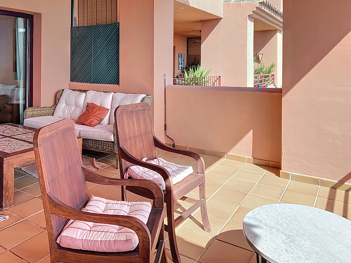 Appartement te koop in Manilva | 2 slaapkamers H5440120