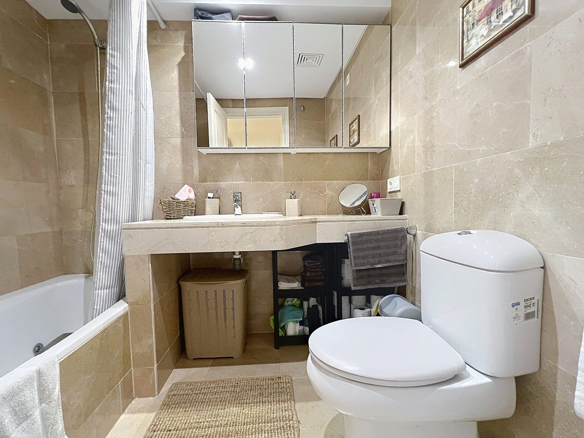 Appartement te koop in Manilva | 2 slaapkamers H5440135