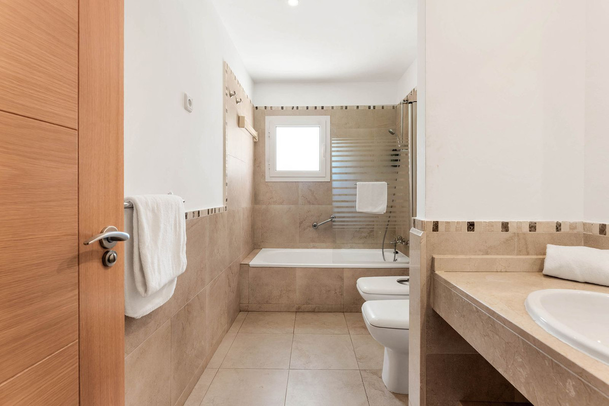 Appartement te koop in Manilva | 2 slaapkamers H5441473