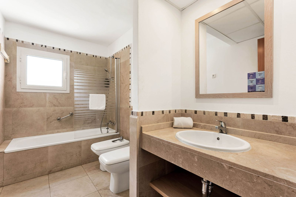 Appartement te koop in Manilva | 2 slaapkamers H5441473