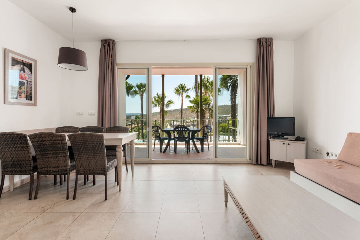 Appartement te koop in Manilva | 2 slaapkamers H5441473