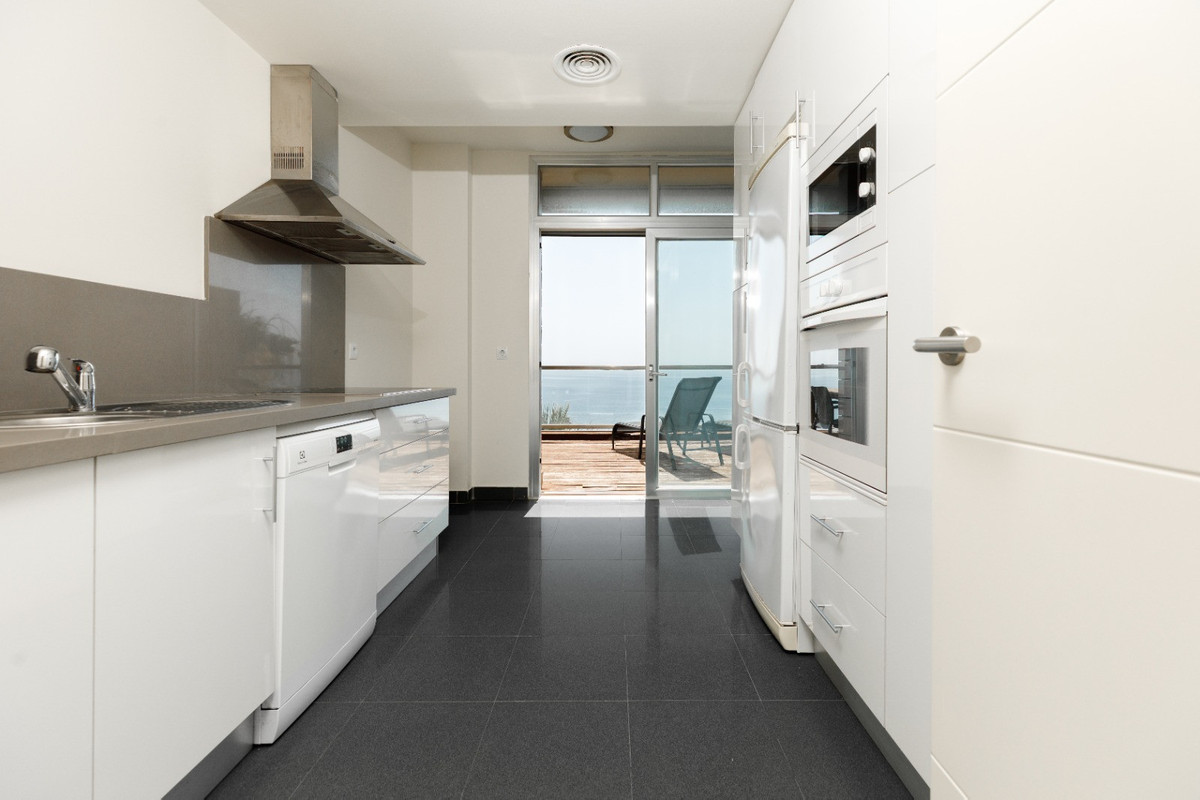 Penthouse te koop in Manilva | 2 slaapkamers H5442388