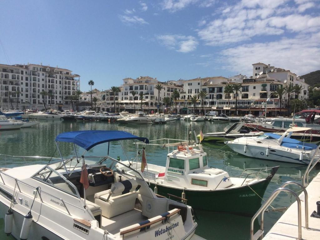 Penthouse te koop in Manilva | 2 slaapkamers H5442388