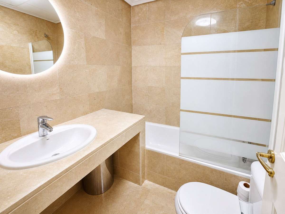 Appartement te koop in Manilva | 2 slaapkamers H5443513