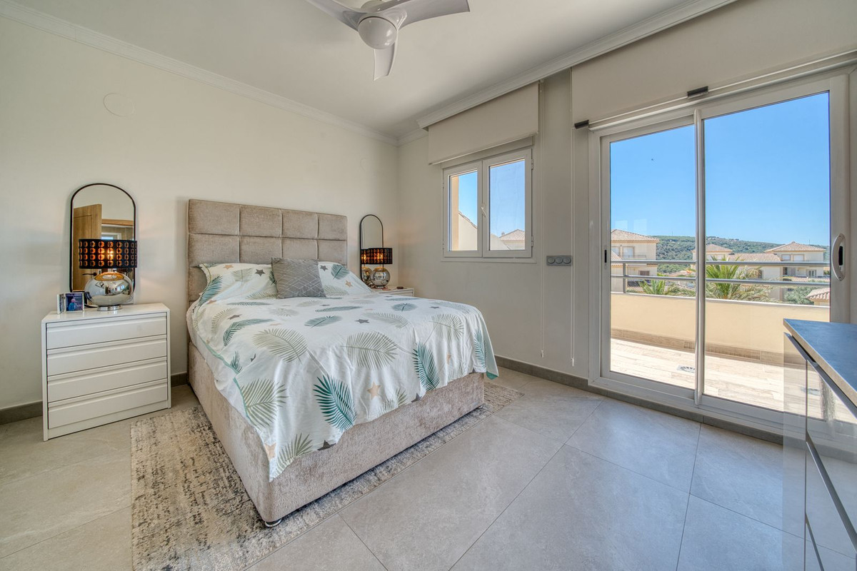 Appartement te koop in Manilva | 3 slaapkamers H5457421