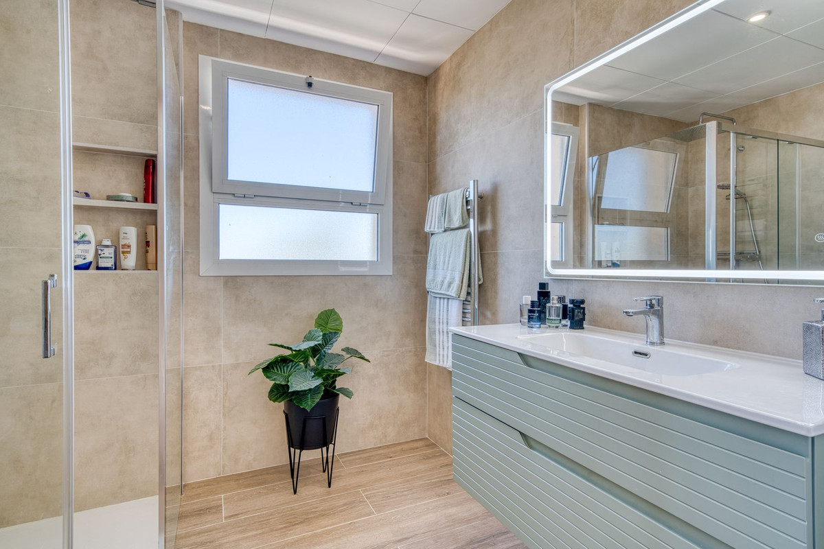 Appartement te koop in Manilva | 3 slaapkamers H5457421