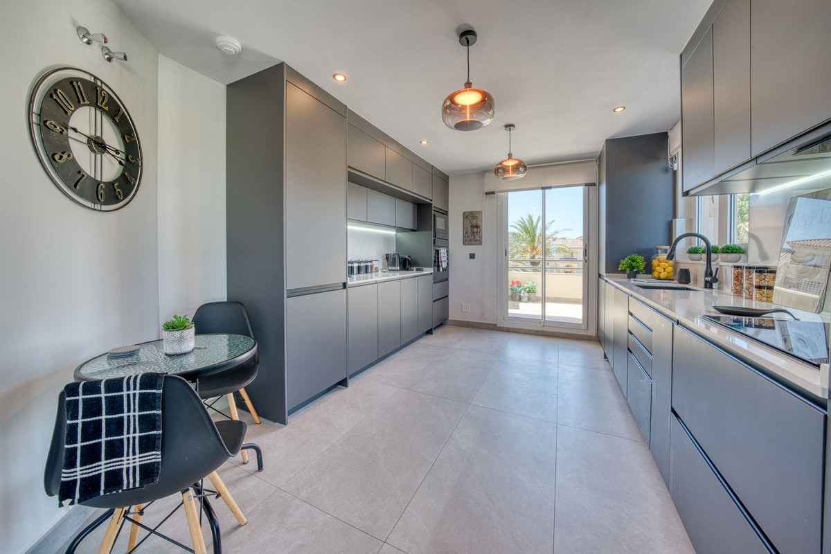 Appartement te koop in Manilva | 3 slaapkamers H5457421