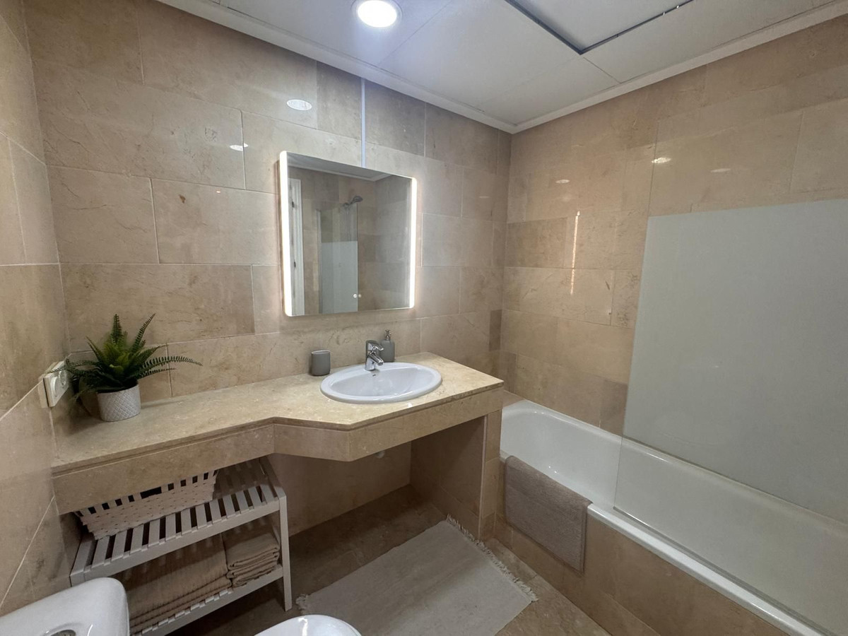Penthouse te koop in Manilva | 3 slaapkamers H5469523