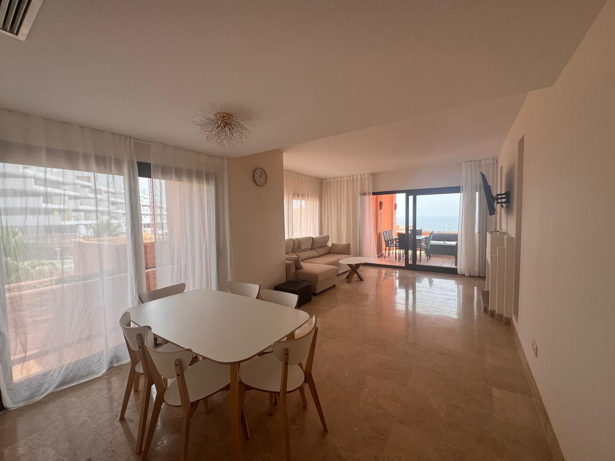 Penthouse te koop in Manilva | 3 slaapkamers H5469523
