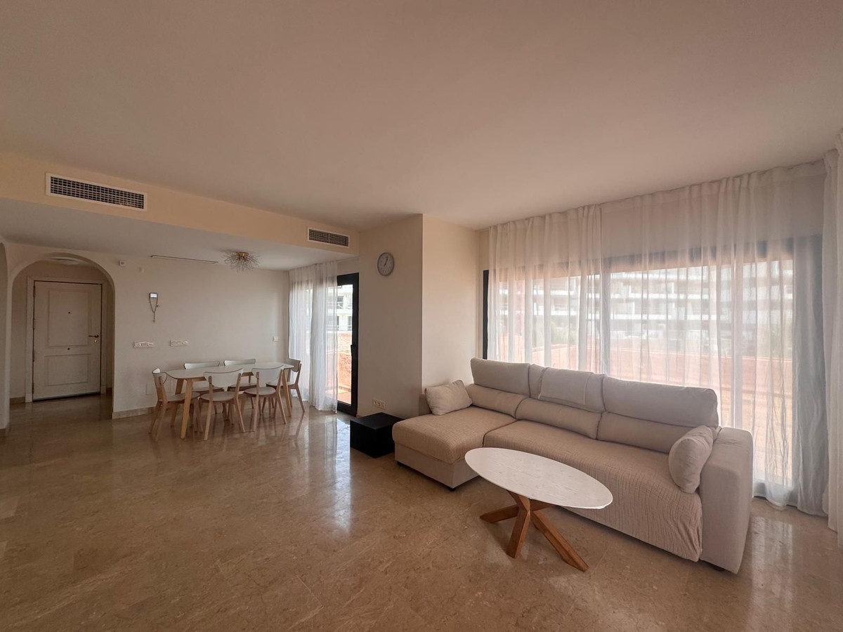 Penthouse te koop in Manilva | 3 slaapkamers H5469523