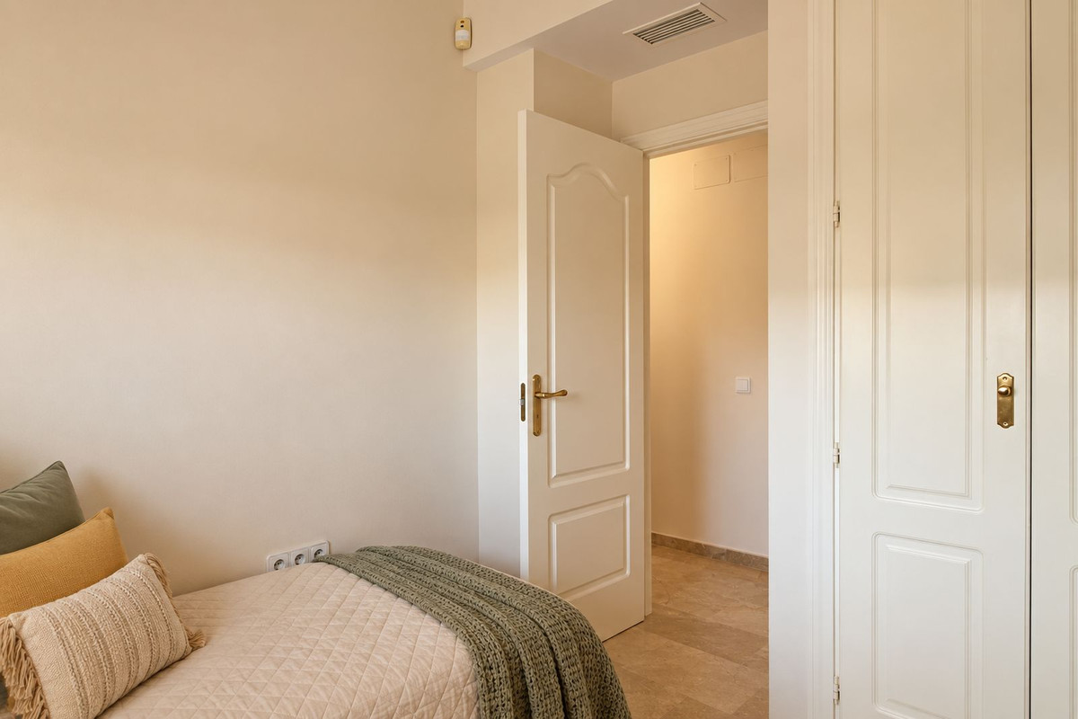 Appartement te koop in Manilva | 2 slaapkamers H5479495