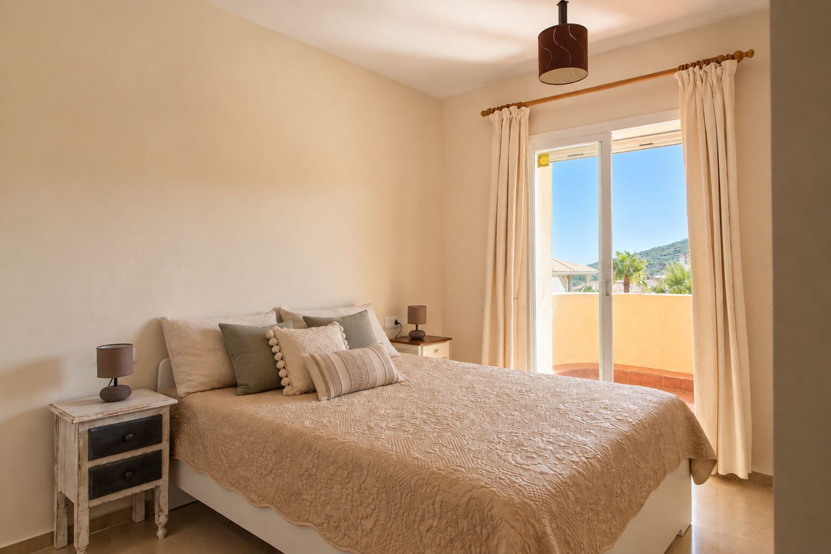 Appartement te koop in Manilva | 2 slaapkamers H5479495