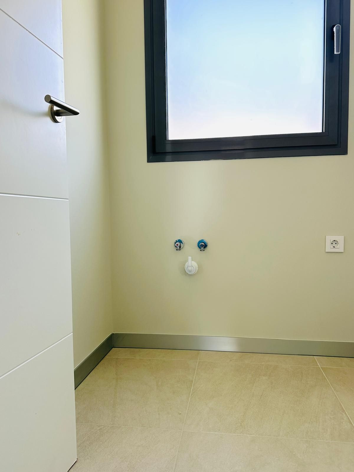 Appartement te koop in Manilva | 3 slaapkamers H5492596