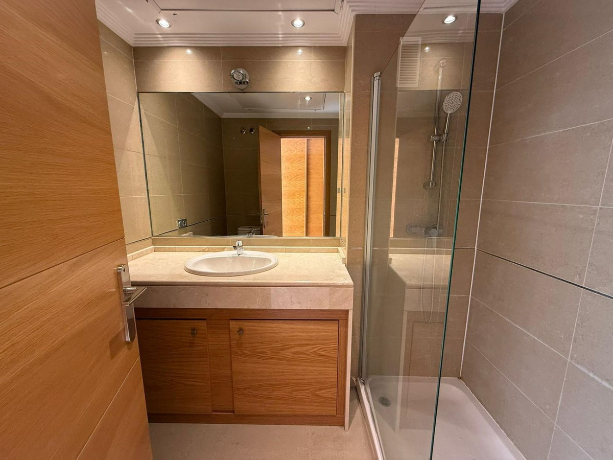 Penthouse te koop in Manilva | 3 slaapkamers H5497168