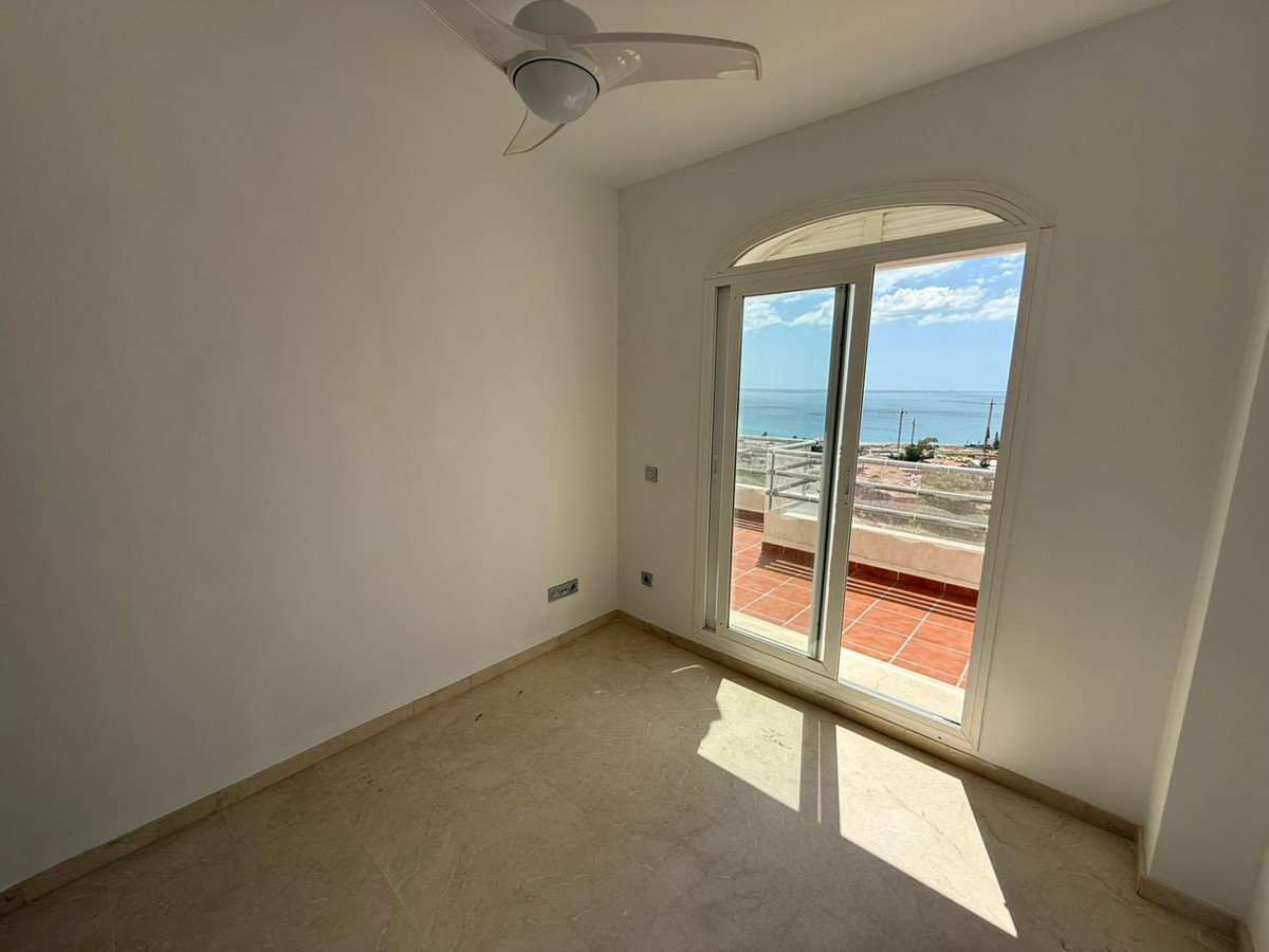 Penthouse te koop in Manilva | 3 slaapkamers H5497168