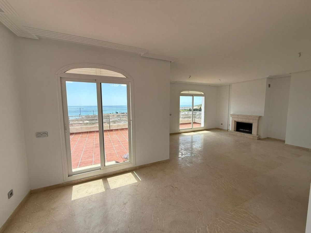 Penthouse te koop in Manilva | 3 slaapkamers H5497168