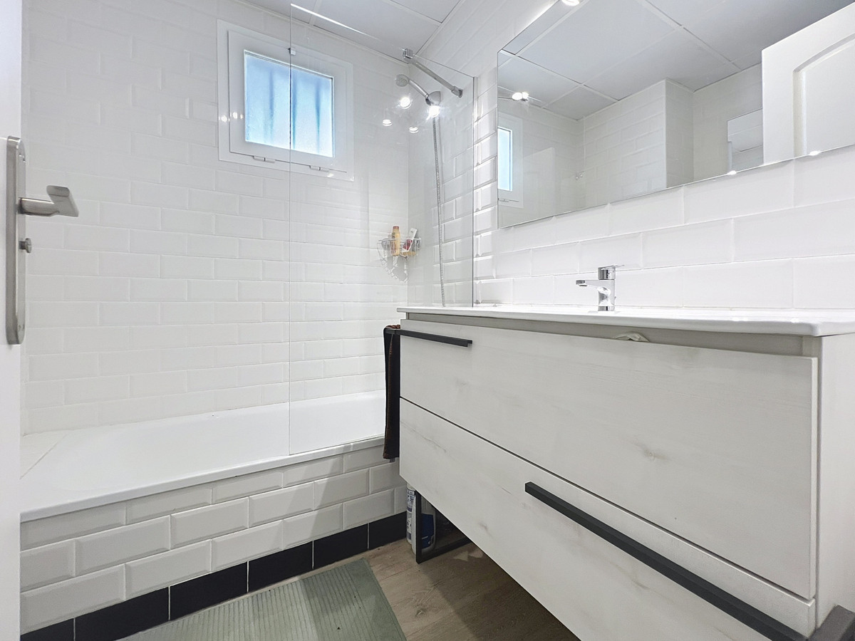 Appartement te koop in Manilva | 2 slaapkamers H5510599