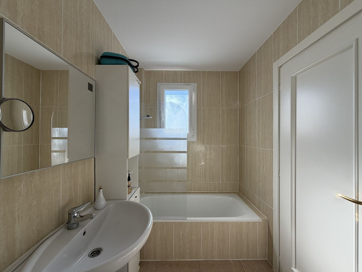 Appartement te koop in Manilva | 3 slaapkamers H5516248
