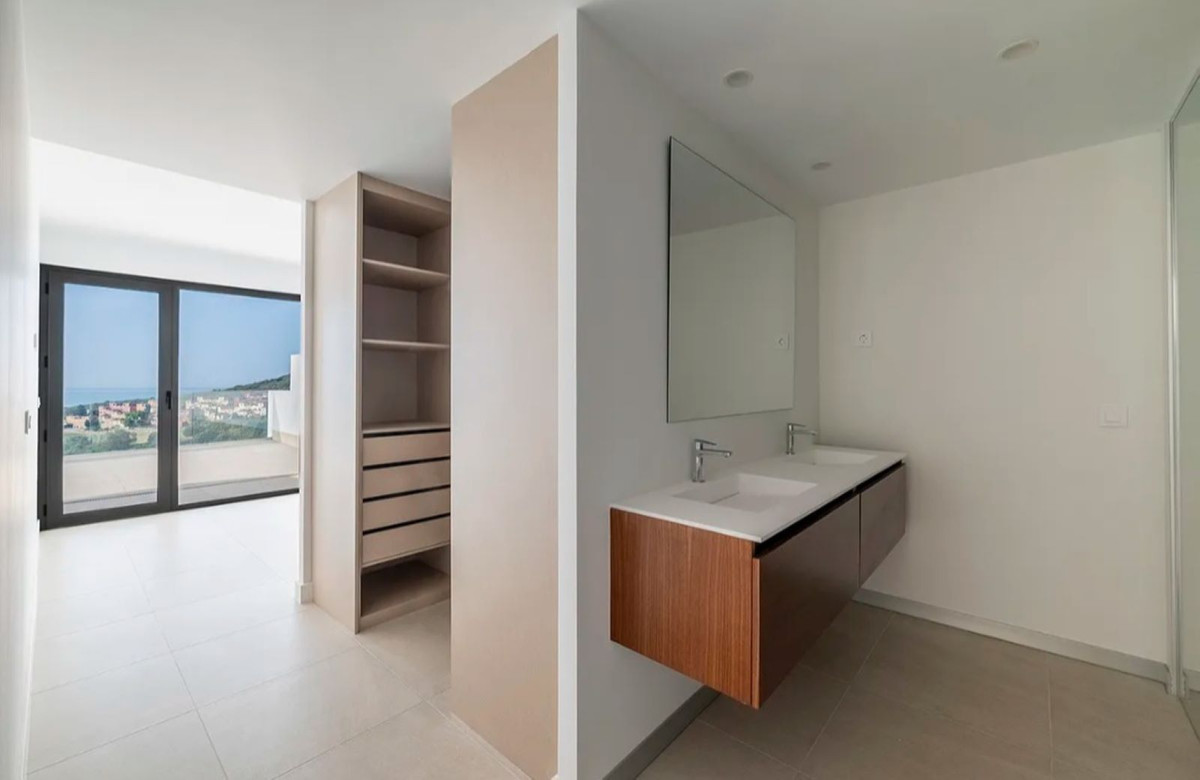 Appartement te koop in Manilva | 3 slaapkamers H5526313