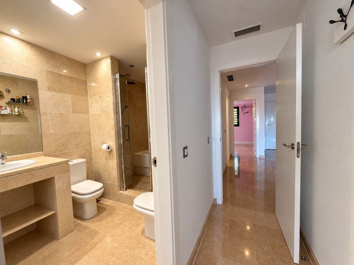 Appartement te koop in Manilva | 2 slaapkamers H5527306