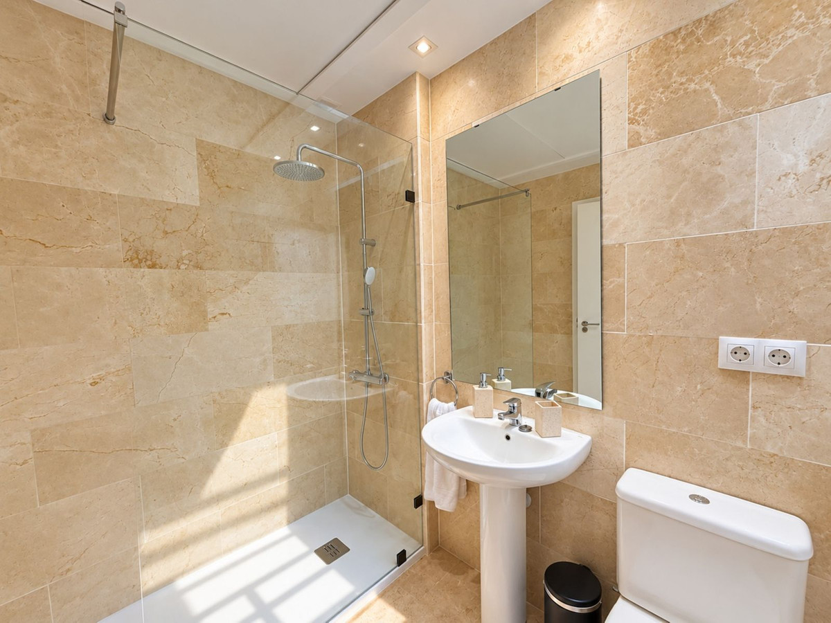 Appartement te koop in Manilva | 2 slaapkamers H5527306