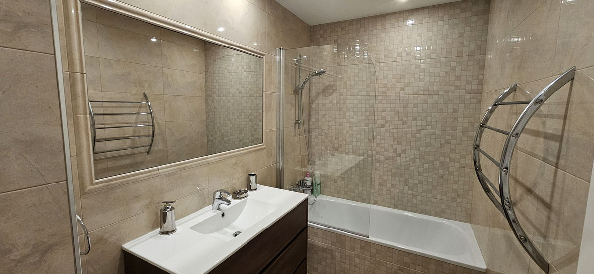 Penthouse te koop in Manilva | 2 slaapkamers H5527651