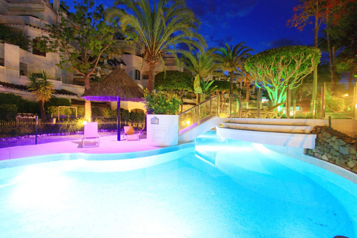 Tussenverdieping Appartement in Elviria-4