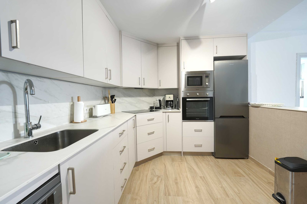 Tussenverdieping Appartement in Elviria-6
