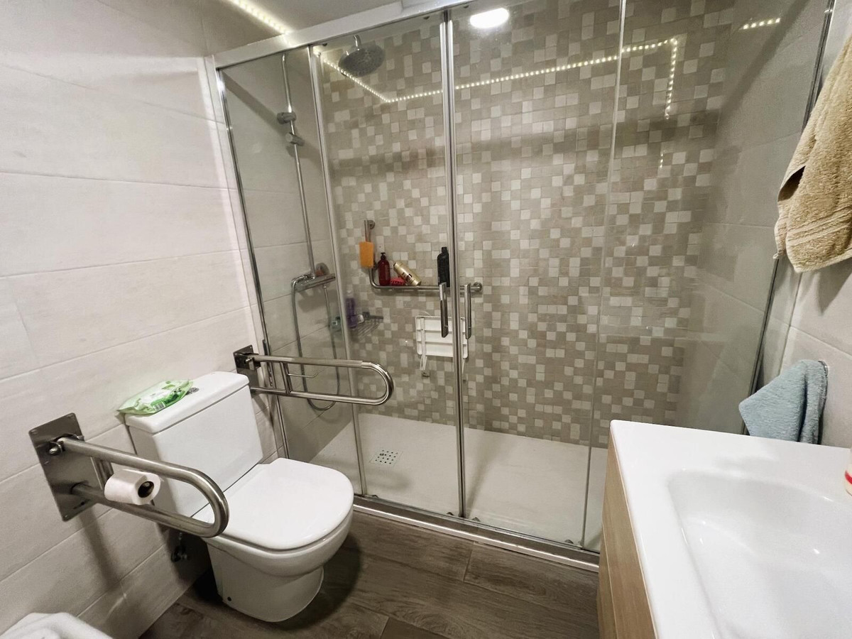 Apartment for sale in Marbella | 2 bedrooms H4802284