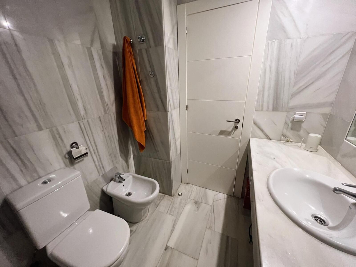 Apartment for sale in Marbella | 2 bedrooms H4802284