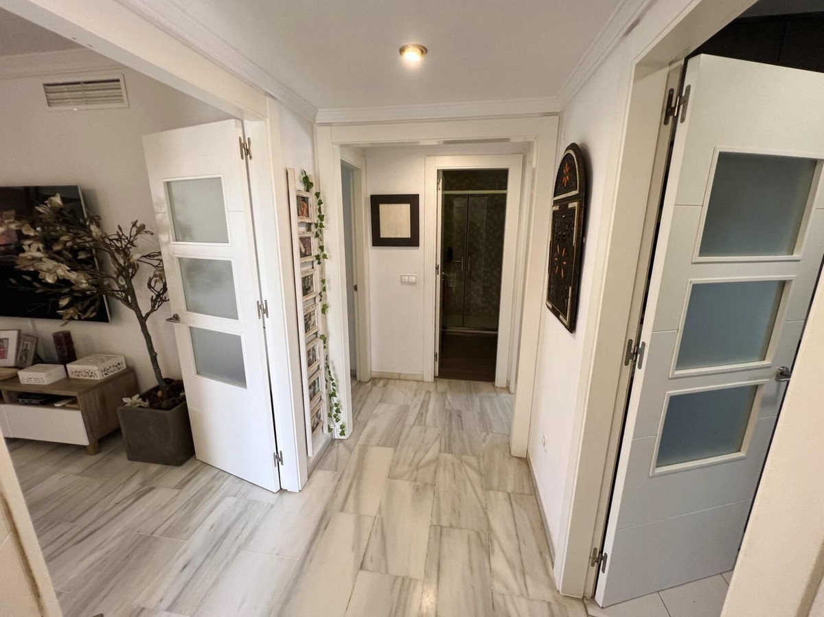 Apartment for sale in Marbella | 2 bedrooms H4802284